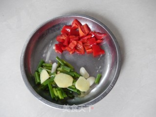 毛豆炒河虾的做法步骤：4