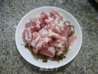 五花肉蒸梅干菜的做法步骤：4