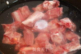 红烧排骨的做法步骤：2