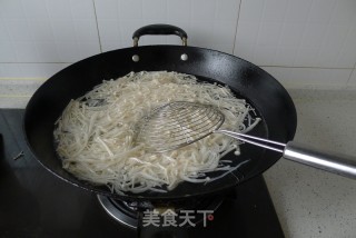 酸汤肥牛的做法步骤：4