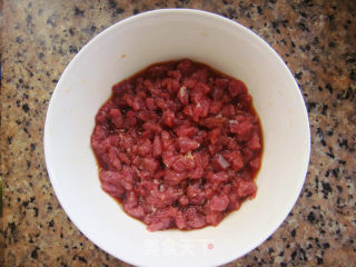 豆香牛肉丁的做法步骤：2