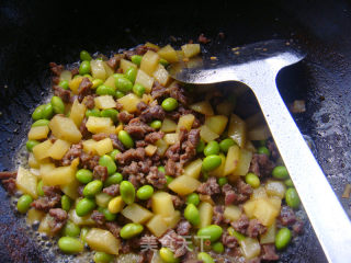 豆香牛肉丁的做法步骤：7