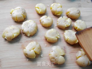 香煎黑椒小土豆的做法步骤：4