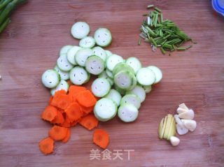 简单的丝瓜蛋花汤的做法步骤：2