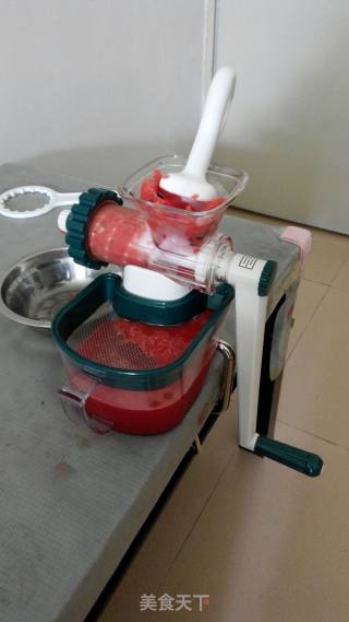 榨西瓜汁的做法步骤：1