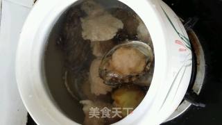 鲍鱼排骨煲的做法步骤：1