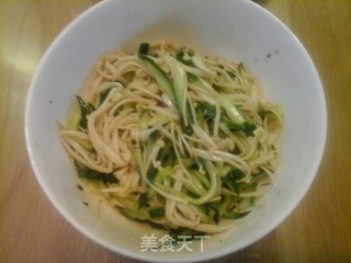 凉拌黄瓜金针菇的做法步骤：4