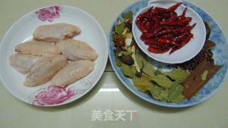 卤鸡翅的做法步骤：1