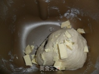 彩针豆沙甜甜圈的做法步骤：1
