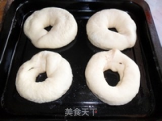 彩针豆沙甜甜圈的做法步骤：6