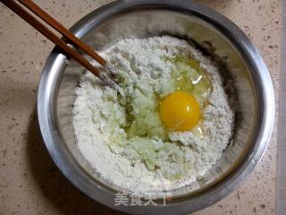 黄瓜鸡蛋饼的做法步骤：2