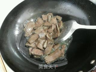 韭菜猪红的做法步骤：3