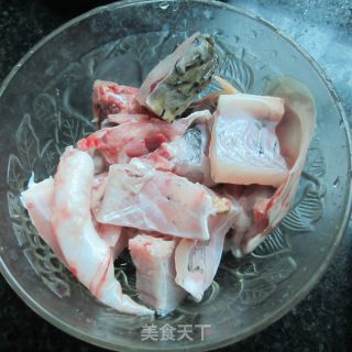 地瓜青椒煮鱼的做法步骤：2