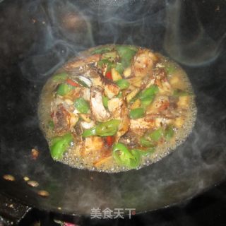地瓜青椒煮鱼的做法步骤：8