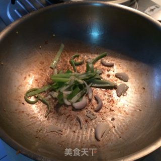 蒜苗毛豆的做法步骤：4