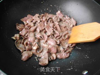 彩椒炒猪心的做法步骤：6