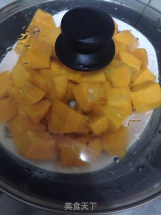 南瓜粥的做法步骤：2