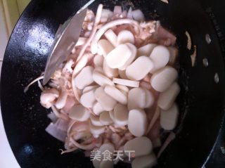 酱爆鱿鱼炒年糕的做法步骤：5