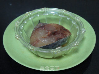 香煎马鲛鱼的做法步骤：1