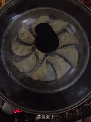 竹笋猪肉饺子的做法步骤：5