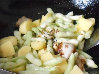 芸豆猪肉炖土豆的做法步骤：4