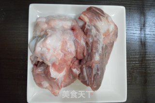 香焖手抓大骨的做法步骤：2