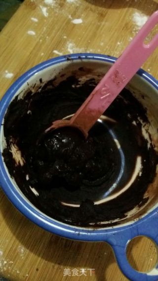 斑马戚风蛋糕的做法步骤：1