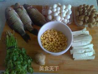 鱼菌汤米粉的做法步骤：1