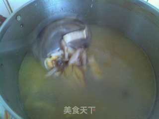 鱼菌汤米粉的做法步骤：6