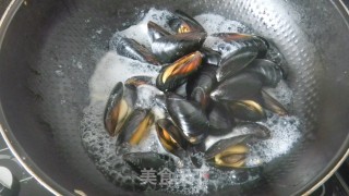 【丝瓜炒贻贝】的做法步骤：4