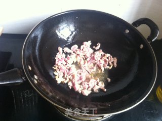 茄子豇豆炒肉的做法步骤：5