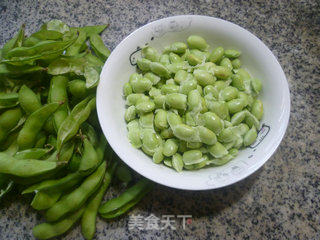 五花肉梅干菜炒毛豆的做法步骤：2