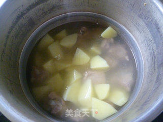 丝瓜土豆排骨汤的做法步骤：10