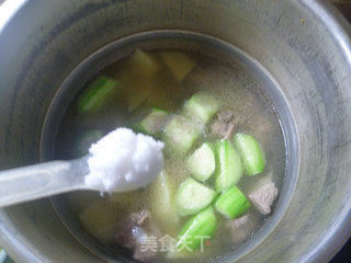 丝瓜土豆排骨汤的做法步骤：12