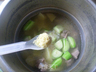 丝瓜土豆排骨汤的做法步骤：13