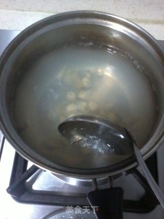 银耳莲子糖水的做法步骤：3