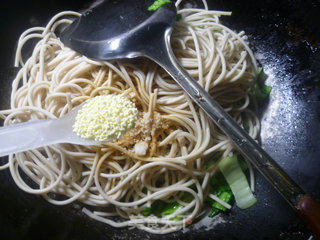 鸡蛋青菜炒面的做法步骤：12