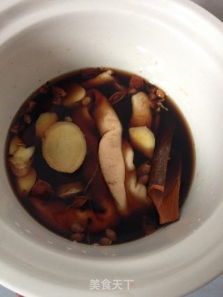 辣炒大肠的做法步骤：1