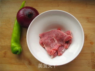 小炒牛肉的做法步骤：1