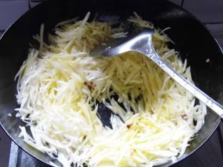 炝炒土豆丝的做法步骤：7