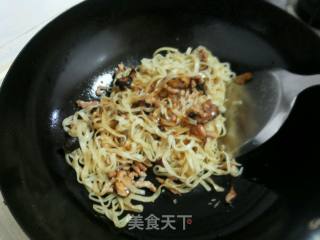 香菇炒面的做法步骤：6