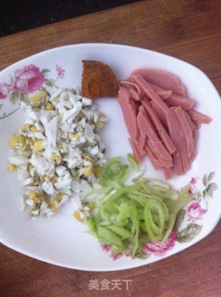 鸭蛋火腿茄汁炒饭的做法步骤：3