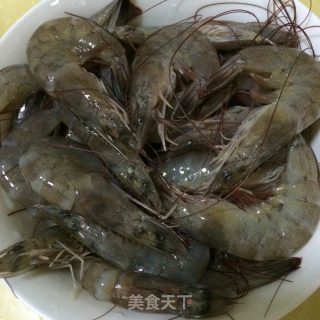 西芹炒虾球的做法步骤：1