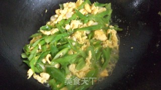 尖椒炒鸡蛋的做法步骤：7