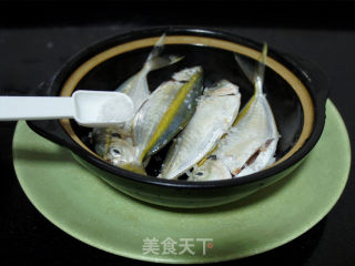 农家清焖鱼的做法步骤：2