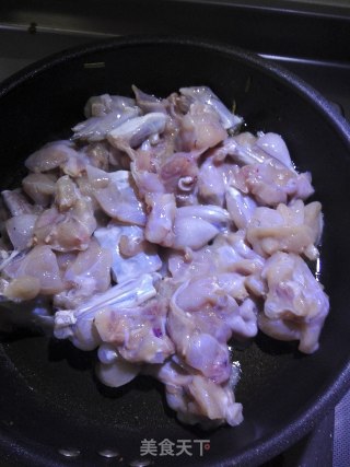 酸菜牛蛙的做法步骤：5