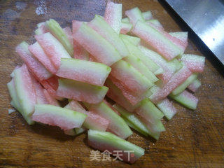 梅干菜炒西瓜皮的做法步骤：3