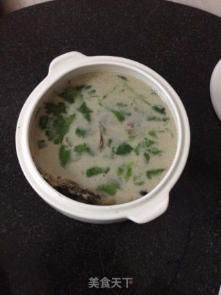 黑豆鲫鱼汤的做法步骤：3