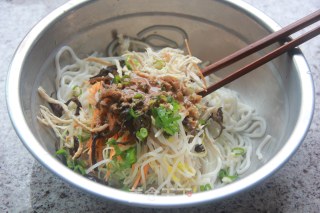 【清凉夏日】——鸡丝凉面的做法步骤：13