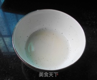 百合炒鱿鱼卷的做法步骤：6